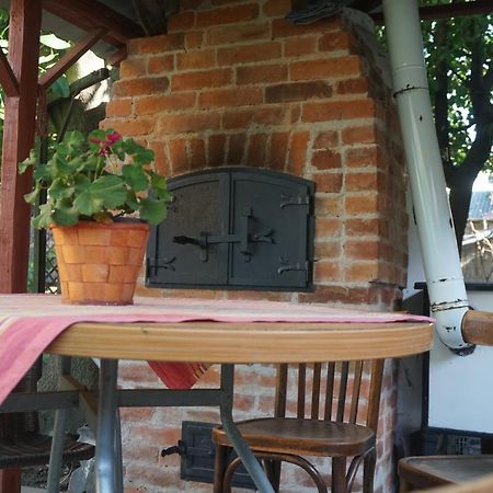 Piri Vendeghaz Hotel Хайдубьосьормени Екстериор снимка