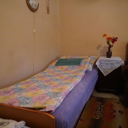 Piri Vendeghaz Hotel Хайдубьосьормени Екстериор снимка