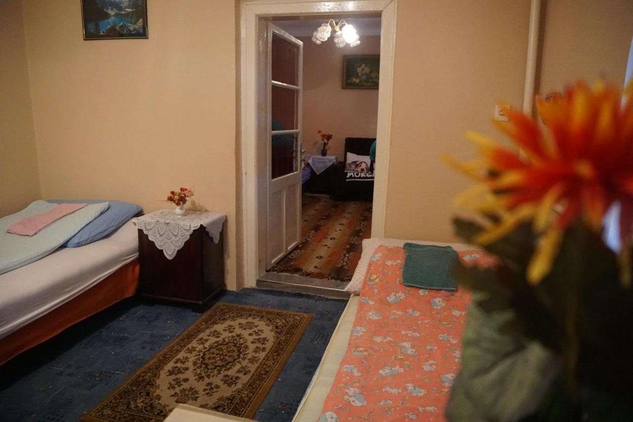Piri Vendeghaz Hotel Хайдубьосьормени Екстериор снимка