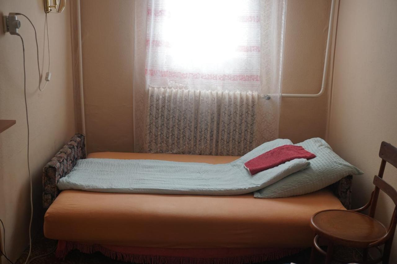 Piri Vendeghaz Hotel Хайдубьосьормени Екстериор снимка