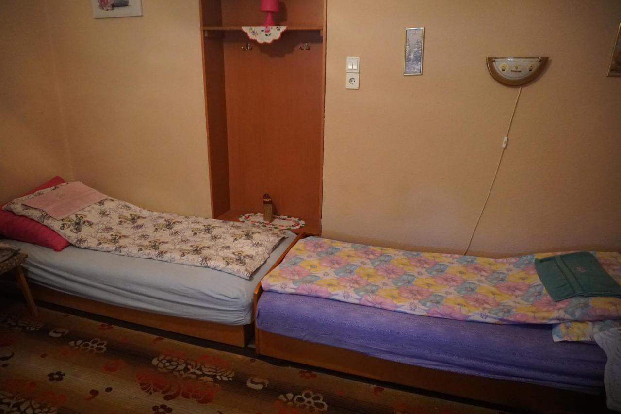 Piri Vendeghaz Hotel Хайдубьосьормени Екстериор снимка