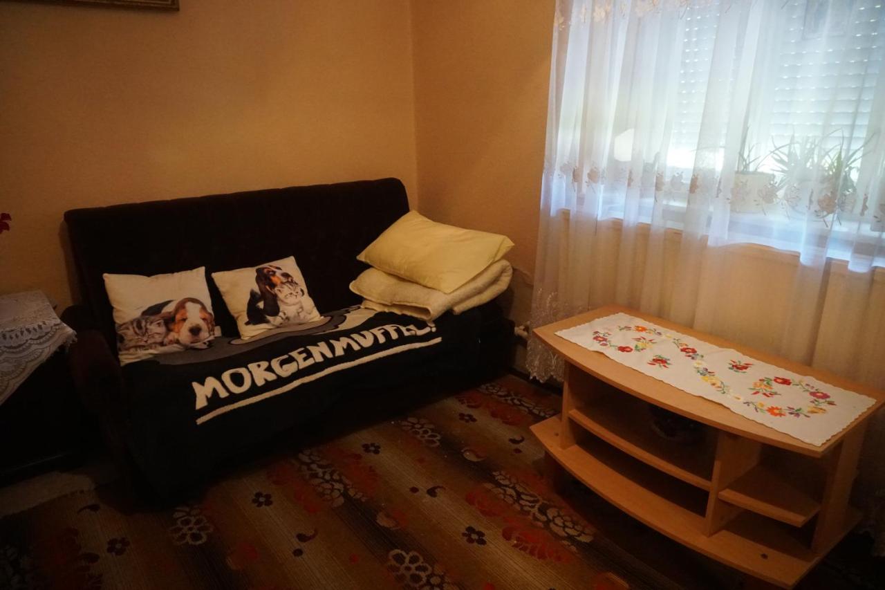 Piri Vendeghaz Hotel Хайдубьосьормени Екстериор снимка