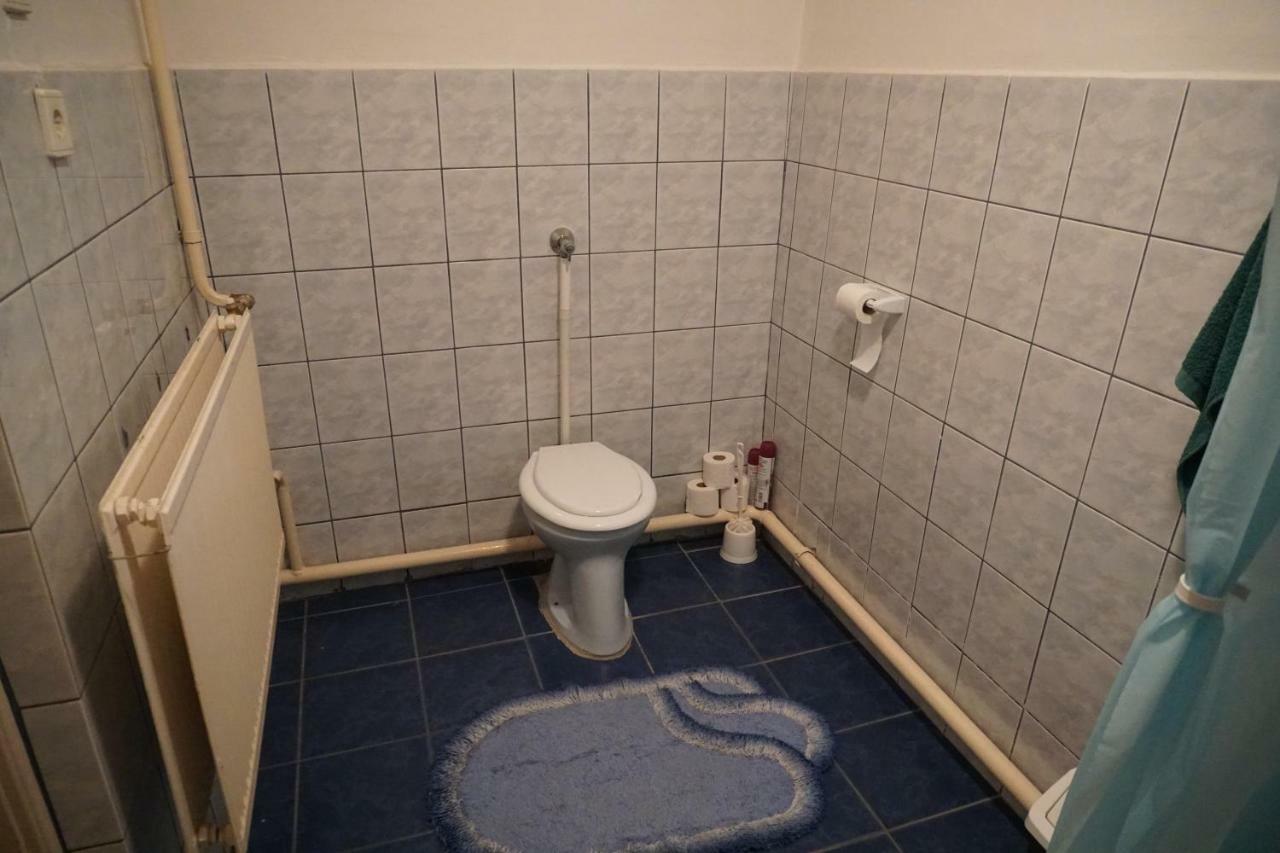 Piri Vendeghaz Hotel Хайдубьосьормени Екстериор снимка
